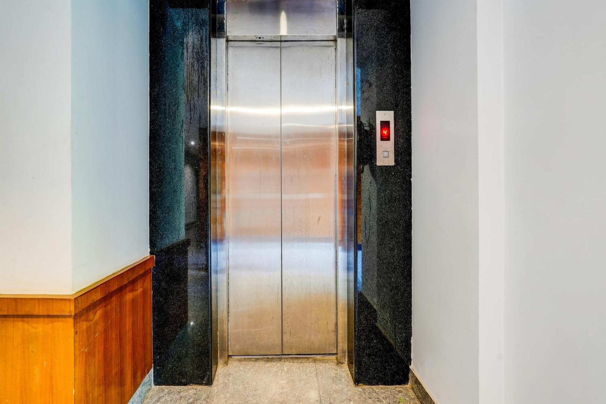 Hotel O V3R Residency Bangalore Eksteriør billede